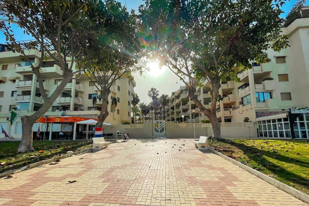 Seafront Apartment With Direct Access To The Beach Torremolinos Exterior photo